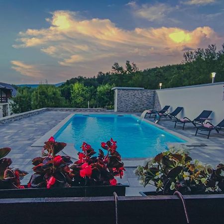 Holiday Home Emir Račić エクステリア 写真